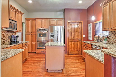 Remodeled Great Falls Home - Walk To Shops & Cafes - LBG 3