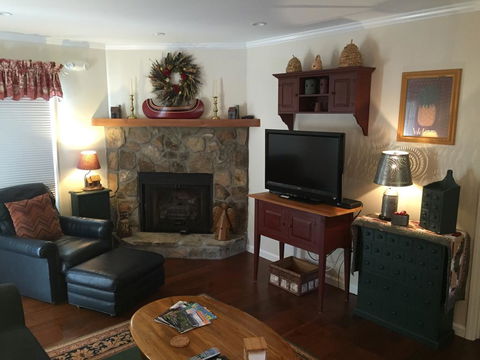Royal Oak 111 Condo - LBG 3