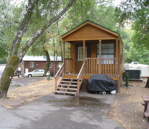 Russian River Camping Resort One-Bedroom Cabin 1 - LBG 0