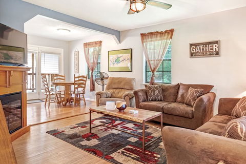 Sequoyah Hideaway - LBG 2