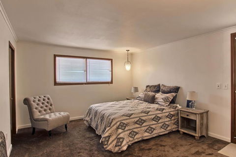 Spacious And Cozy Home In Boyne Falls - LBG 1