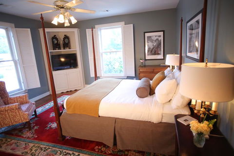 Stone Mountain Manor - LBG 1
