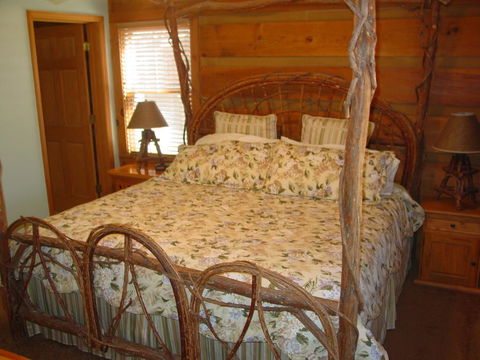 Stones Throw Cabin - LBG 3