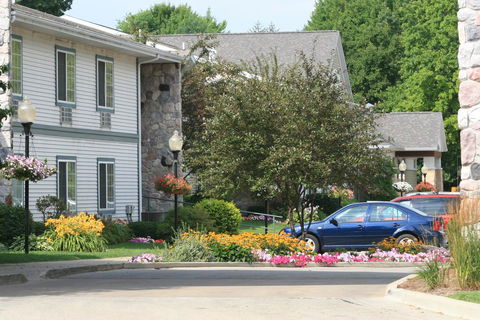 Swan Lake Resort - LBG 2