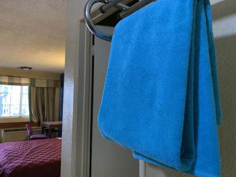 Tiki Lodge Modesto - 24 Hour, No Deposit - LBG 2