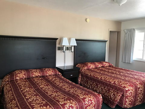 Townhouse Motel - LBG 3