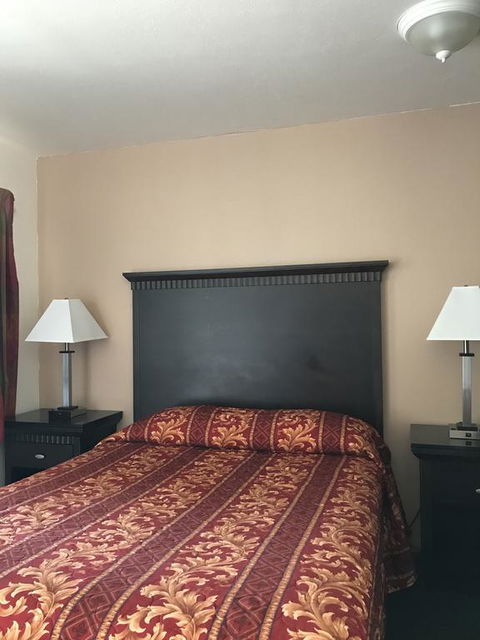 Townhouse Motel - LBG 2