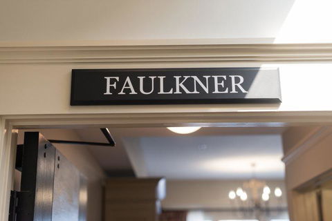 Townsman Hotel: Faulkner - LBG 1
