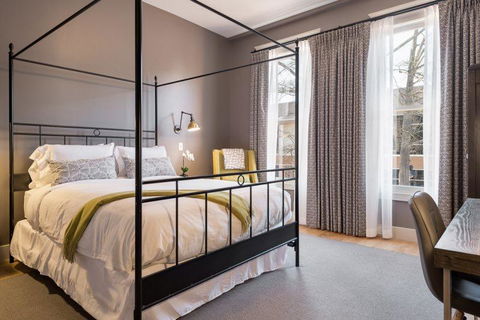 Townsman Hotel: Poe - LBG 0