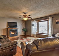 Tranquil Family Home - 14 Mi to Springfield