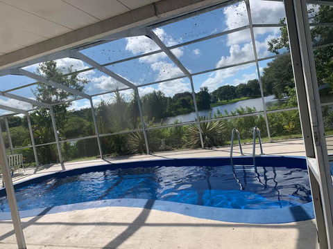 Tropical Waterfront Sanctuary - LBG 3