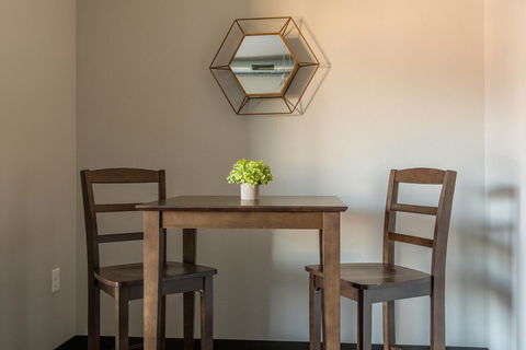 Updated And Contemporary 2BR - LBG 3