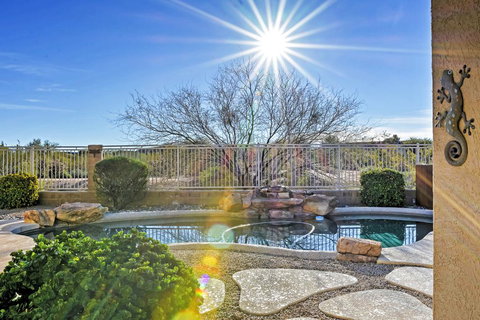 Updated Western Getaway With Private Outdoor Oasis! - LBG 1