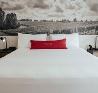 Vinland Hotel and Lounge