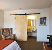 Warden Inn