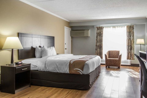 Quality Inn Downtown Historic District - LBG 17
