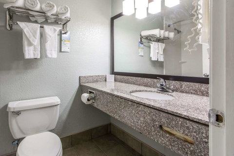 Quality Inn Downtown Historic District - LBG 18