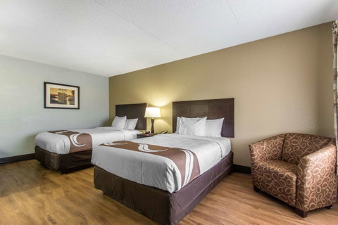 Quality Inn Downtown Historic District - LBG 8