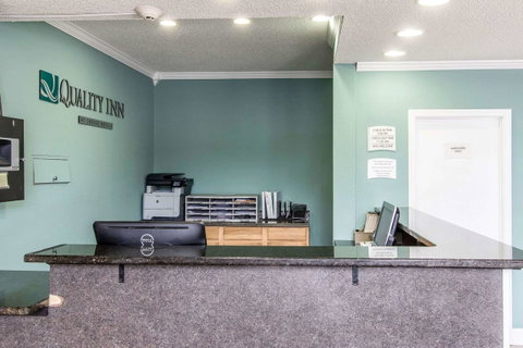 Quality Inn Downtown Historic District - LBG 6