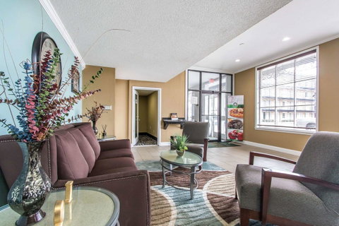 Quality Inn Downtown Historic District - LBG 12