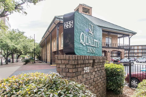 Quality Inn Downtown Historic District - LBG 9