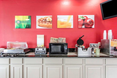 Quality Inn Downtown Historic District - LBG 11