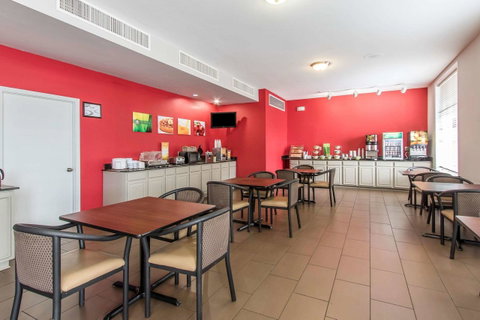 Quality Inn Downtown Historic District - LBG 21