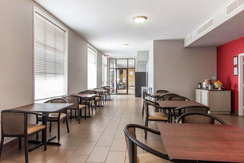 Quality Inn Downtown Historic District - LBG 30