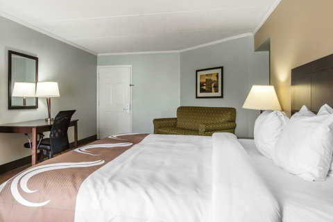 Quality Inn Downtown Historic District - LBG 15