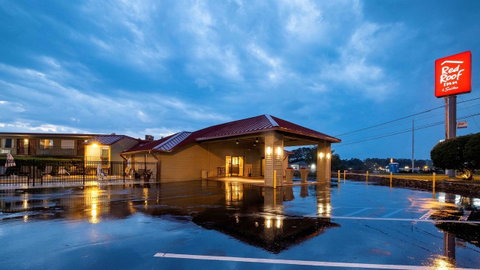 Red Roof Inn & Suites Dothan - LBG 13