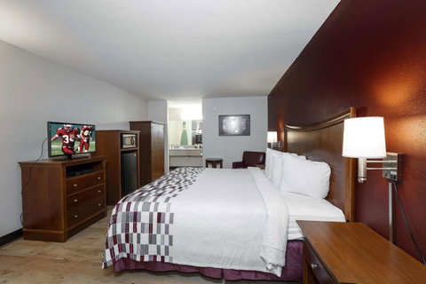 Red Roof Inn & Suites Dothan - LBG 12