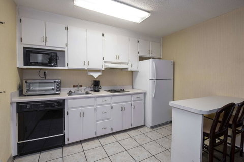 Red Roof Inn & Suites Dothan - LBG 22
