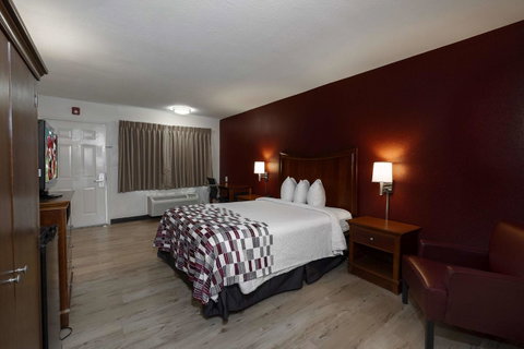 Red Roof Inn & Suites Dothan - LBG 5