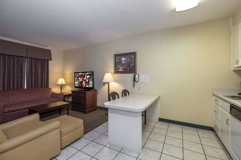 Red Roof Inn & Suites Dothan - LBG 37