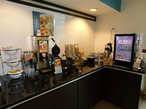Best Western Plus Birmingham Inn & Suites - LBG 9