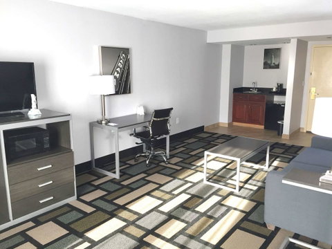 Best Western Plus Birmingham Inn & Suites - LBG 20