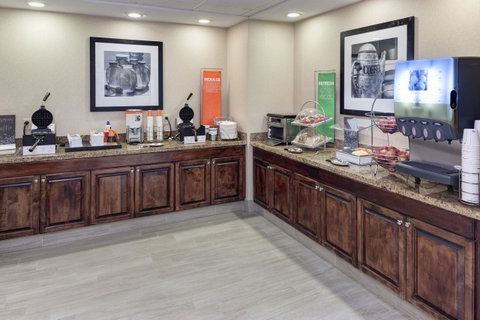 Hampton Inn & Suites Dothan - LBG 22