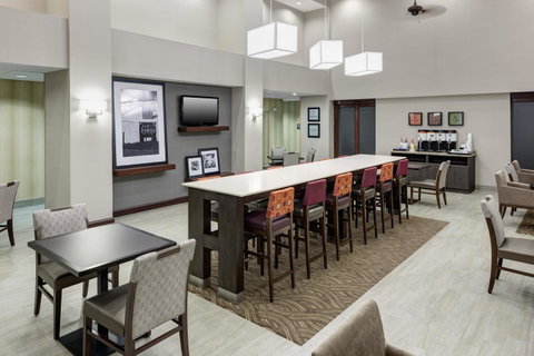 Hampton Inn & Suites Dothan - LBG 21