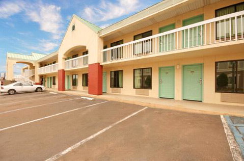 Americas Best Value Inn Mobile - LBG 5