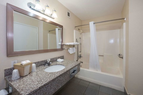 Red Roof Inn Mobile - Midtown - LBG 20