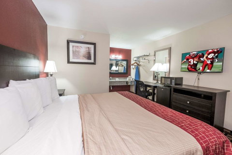 Red Roof Inn Mobile - Midtown - LBG 1