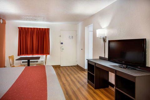Motel 6 - Opelika - LBG 16
