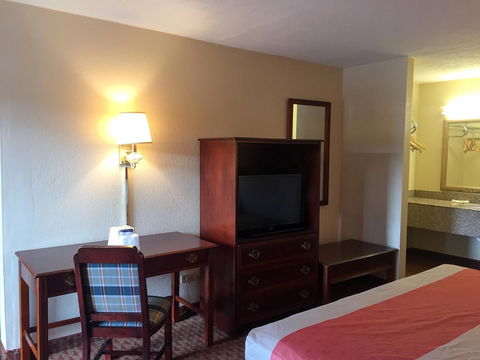 Motel 6 - Opelika - LBG 4