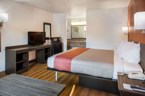 Motel 6 - Opelika - LBG 23