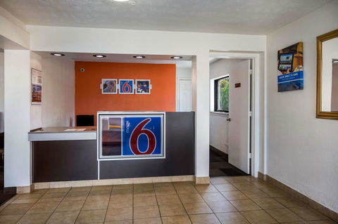 Motel 6 - Opelika - LBG 26
