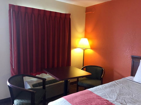Motel 6 - Opelika - LBG 5