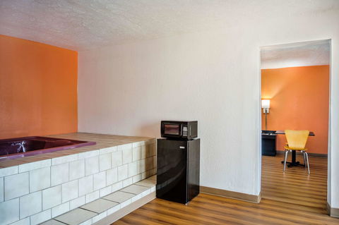 Motel 6 - Opelika - LBG 12