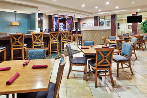 Wiregrass Hotel - LBG 2