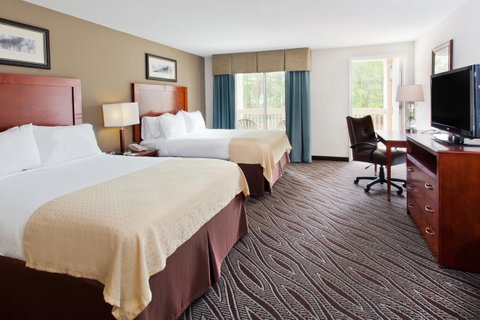 Wiregrass Hotel - LBG 7