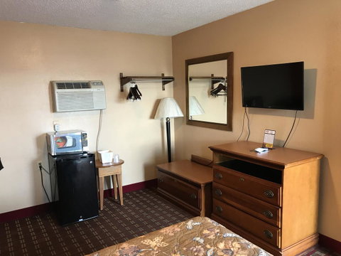 Adams Inn - LBG 1
